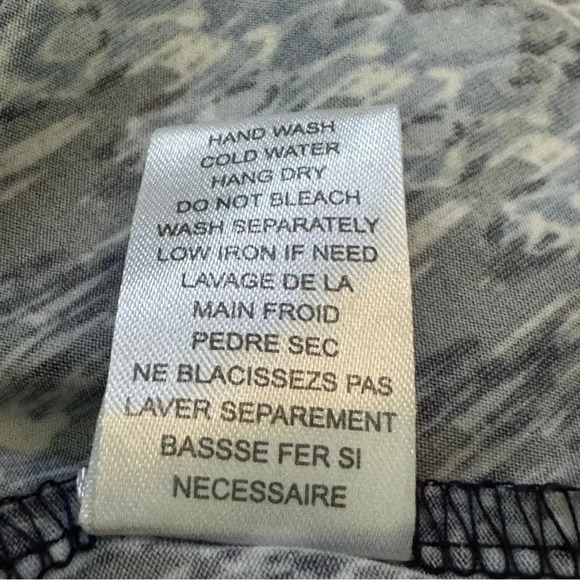 Carol Rose 1X Shirt Top Blue Chevron Striped Keyhole V Neck Flounce 3/4 Sleeve - Picture 8 of 8